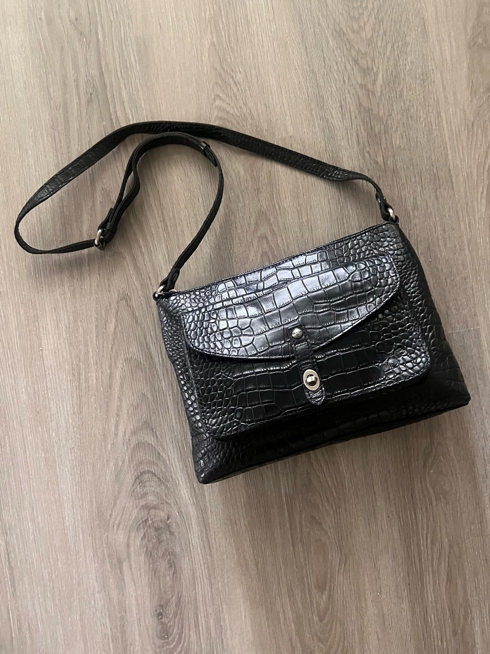 Patricia Nash Black Croc-Embossed Leather Crossbody Bag